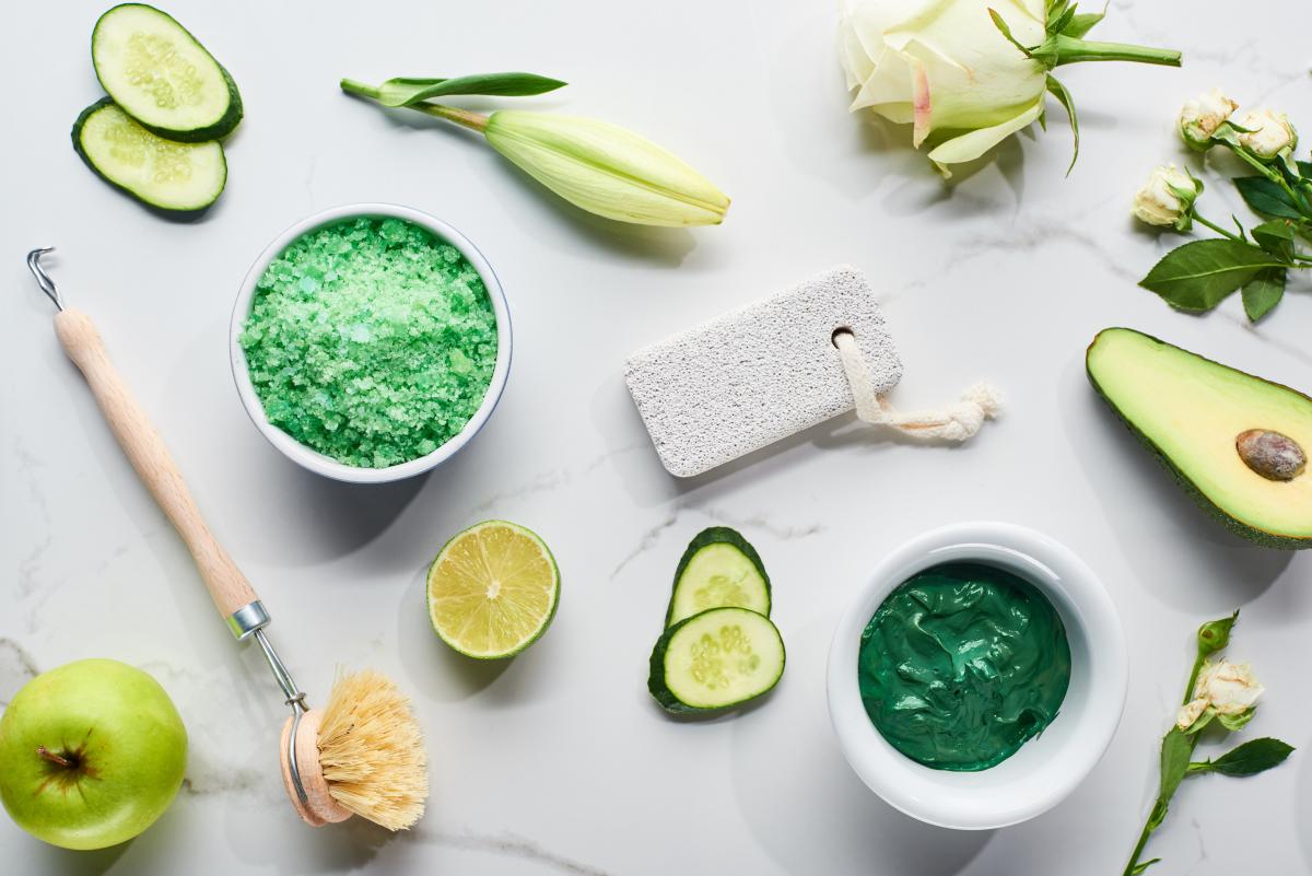 Boyalı saçlar için besleyici avokado maskesi tarifi