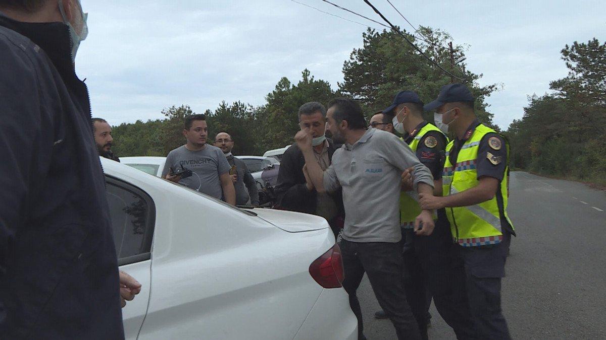 Şile’de, fabrika yangınını görüntüleyen gazetecilere saldırı