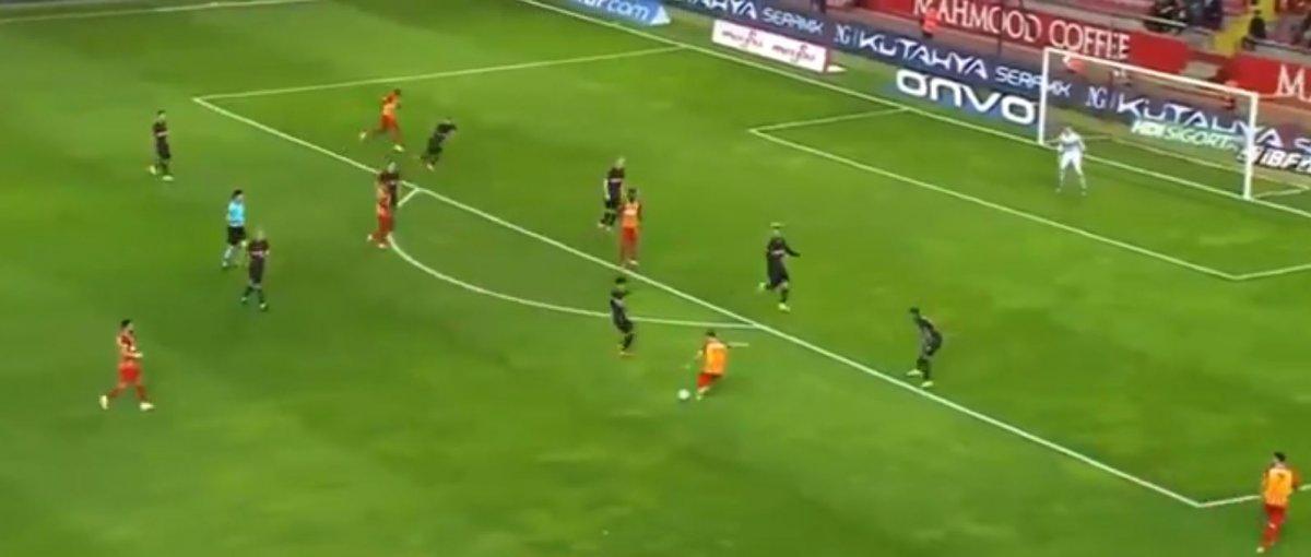 Emrah Başsan'dan klas gol