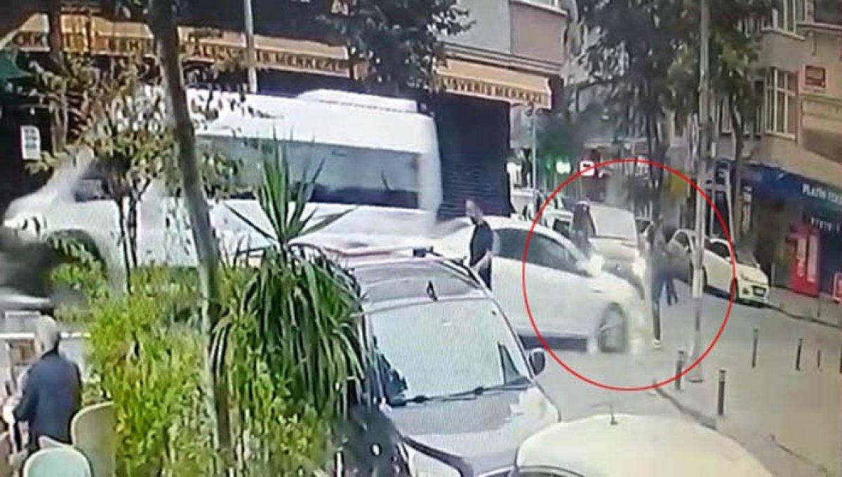 Küçükçekmece’de okula giden liseli gence araç çarptı
