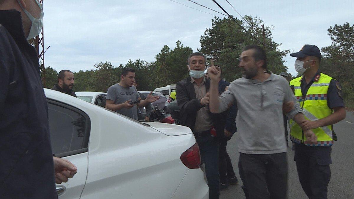 Şile’de, fabrika yangınını görüntüleyen gazetecilere saldırı