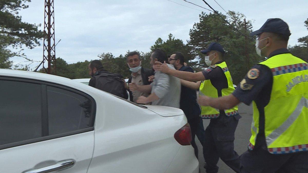 Şile’de, fabrika yangınını görüntüleyen gazetecilere saldırı