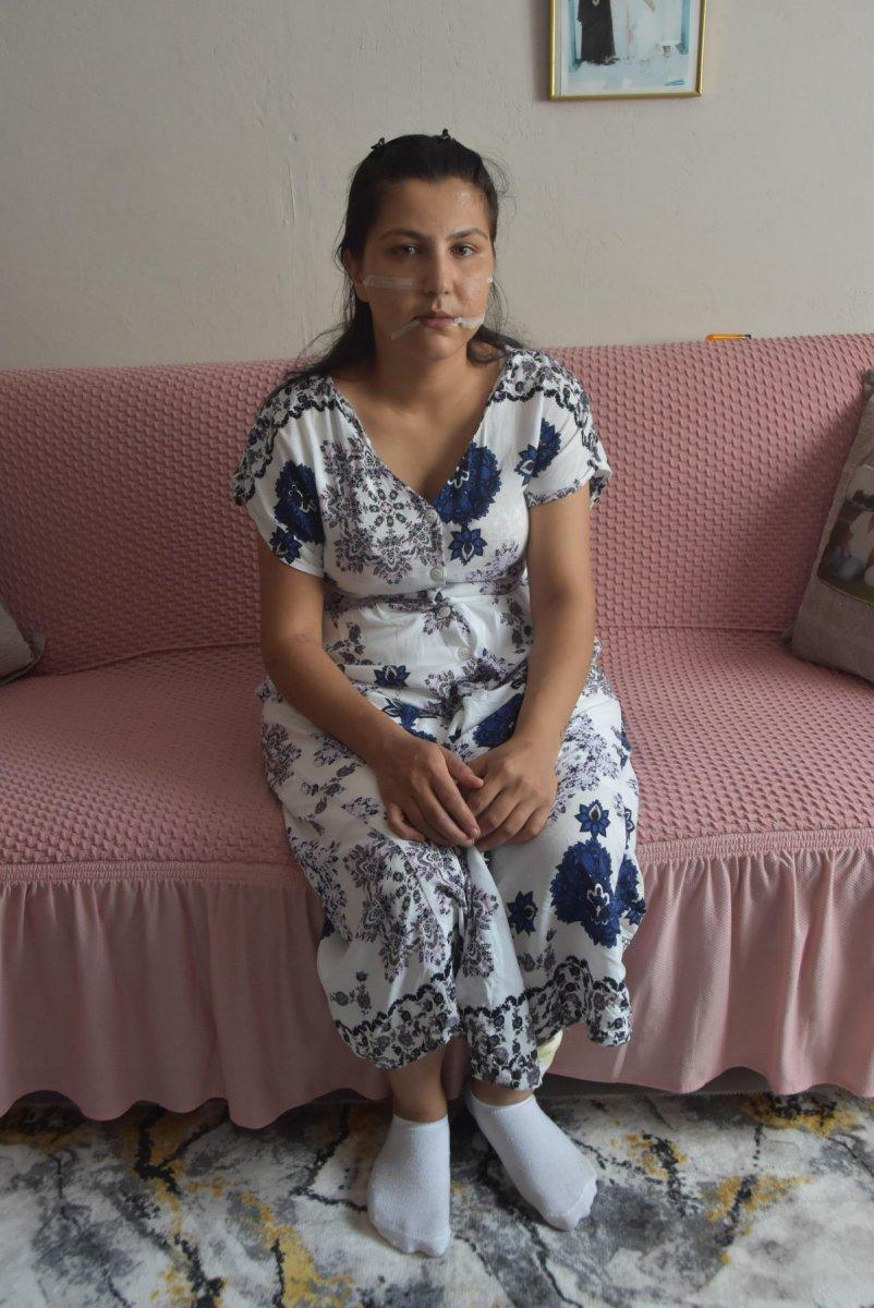 İzmir'de 104 yerinden bıçakladı, can çekişirken başında sigara içti