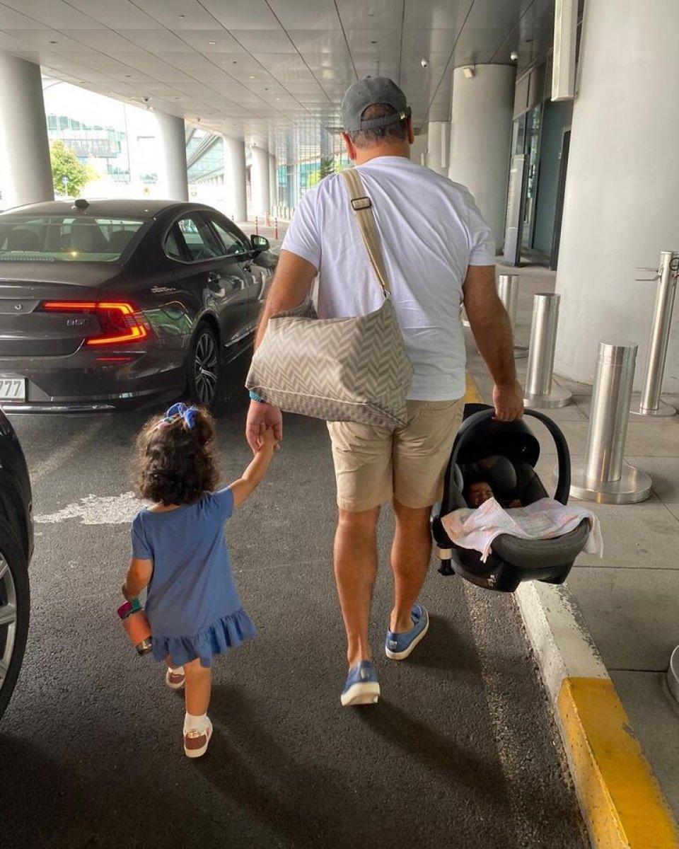 Ali Sunal yeni yaşını ailesiyle kutladı