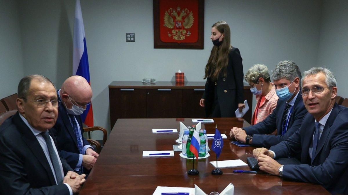 Sergey Lavrov'dan gazetecilere: Şansınızı zorlamayın, Rusya NATO'ya katılmayacak