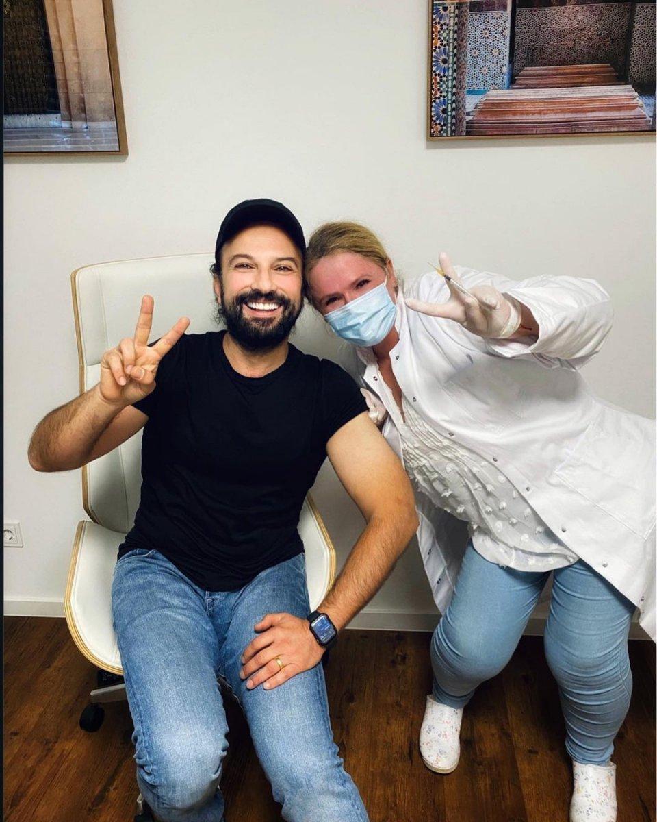 Tarkan, ikinci doz koronavirüs aşısını oldu