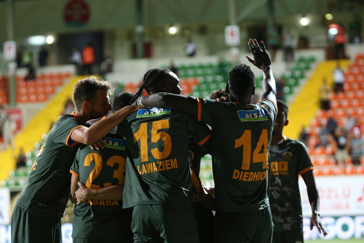 Alanyaspor, evinde Kasımpaşa'yı yendi