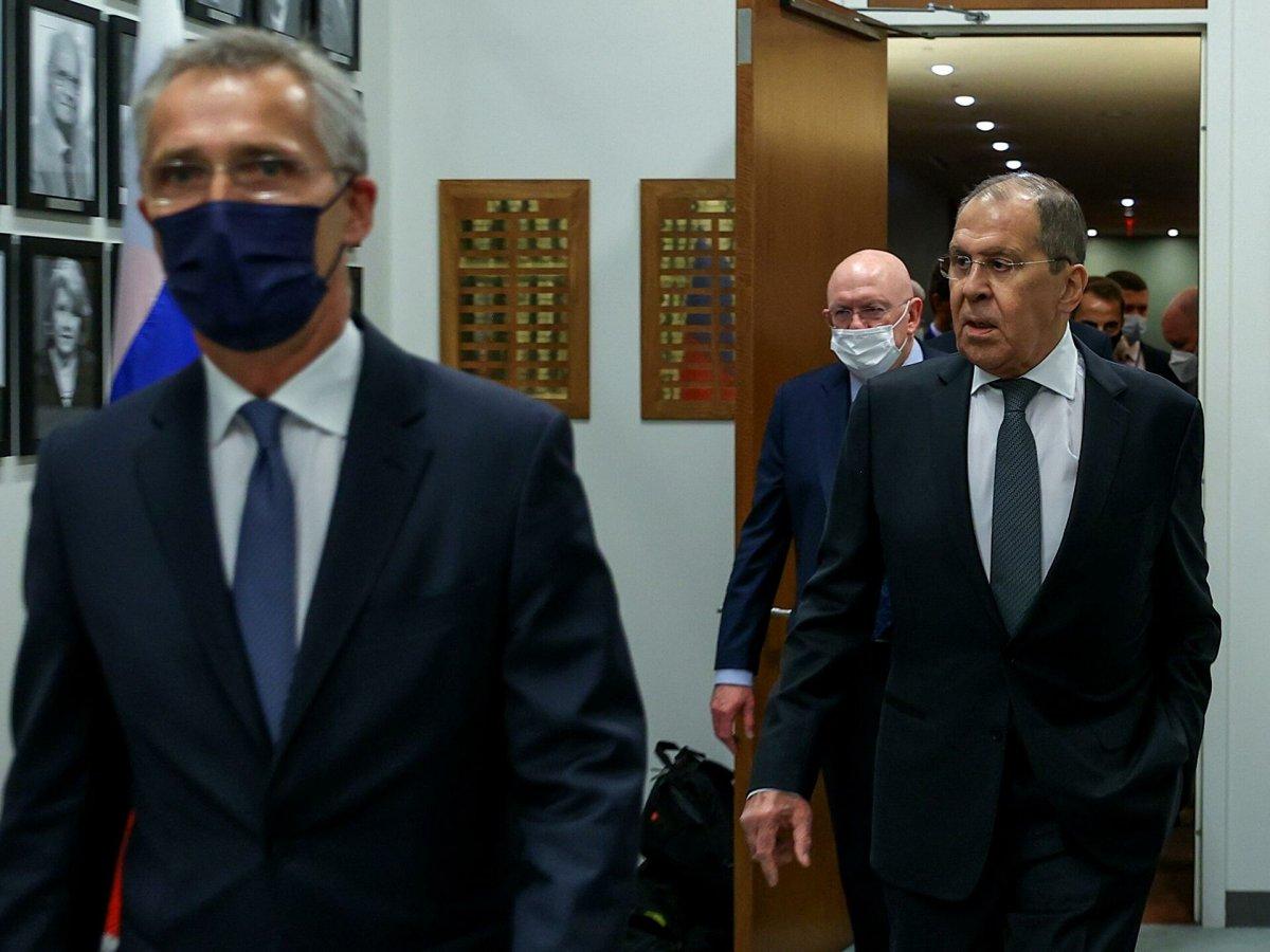 Sergey Lavrov'dan gazetecilere: Şansınızı zorlamayın, Rusya NATO'ya katılmayacak