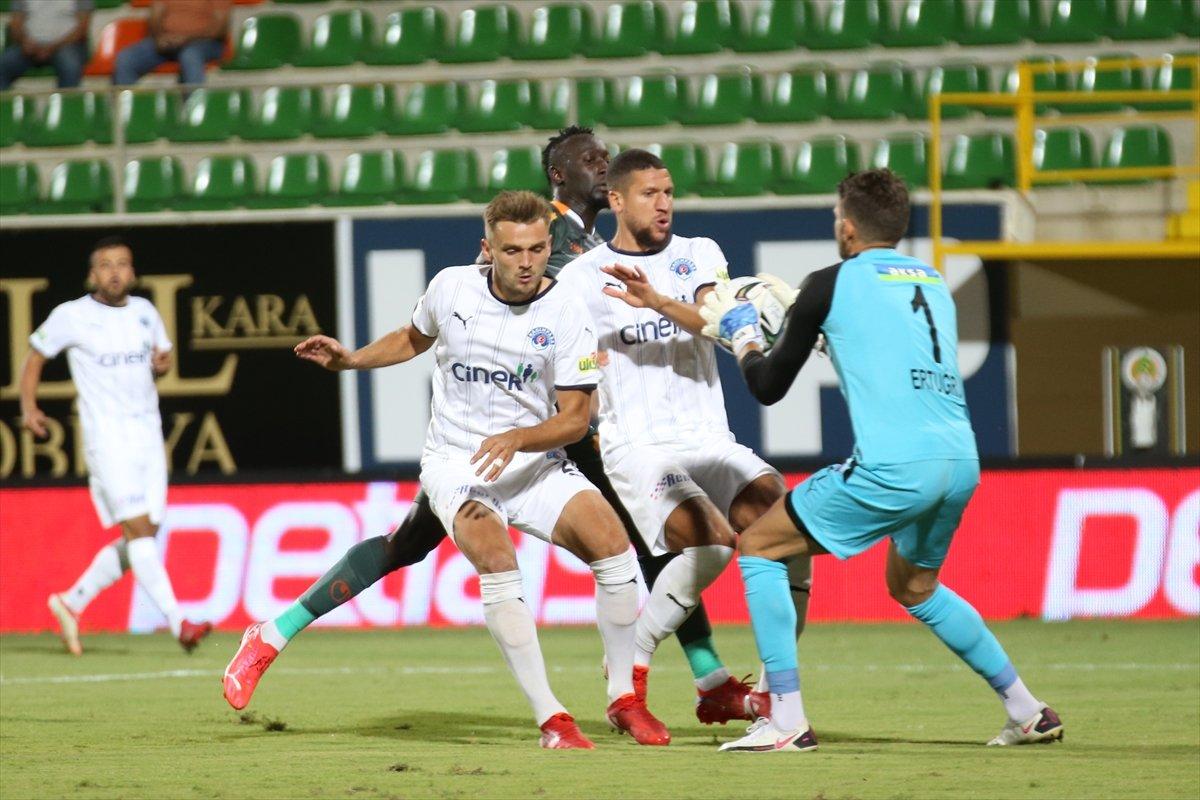 Alanyaspor, evinde Kasımpaşa'yı yendi