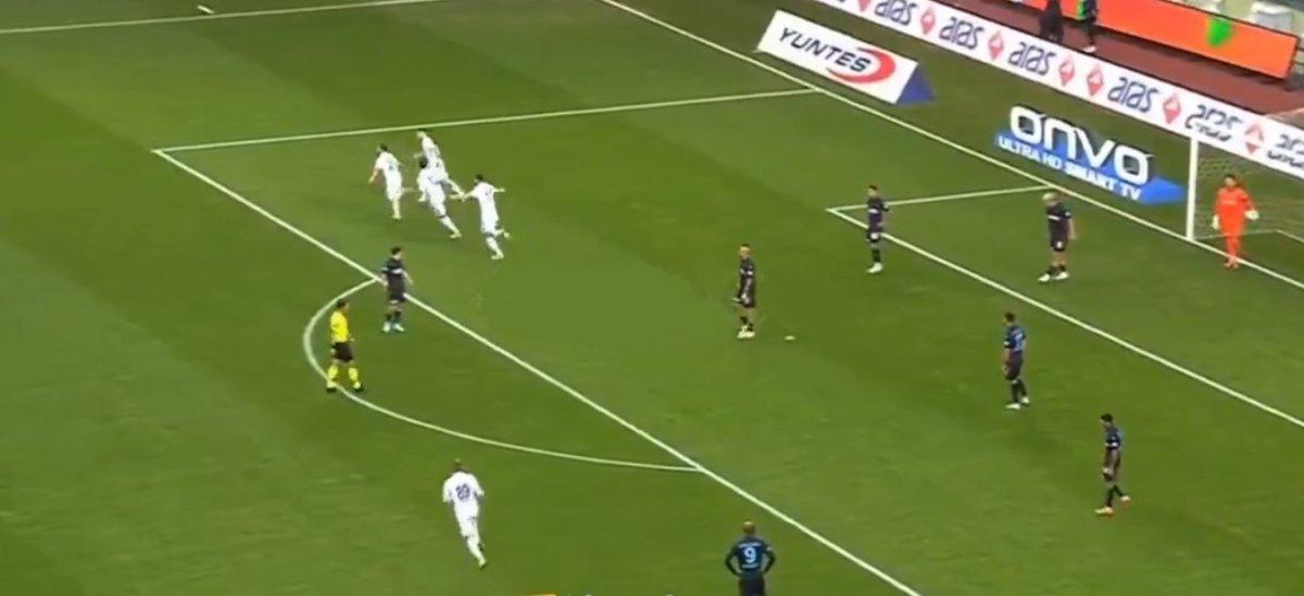 Endri Çekiçi'den klas gol