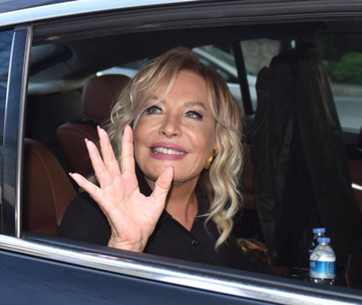 Emel Sayın, Tarık Akan'ı unutamıyor