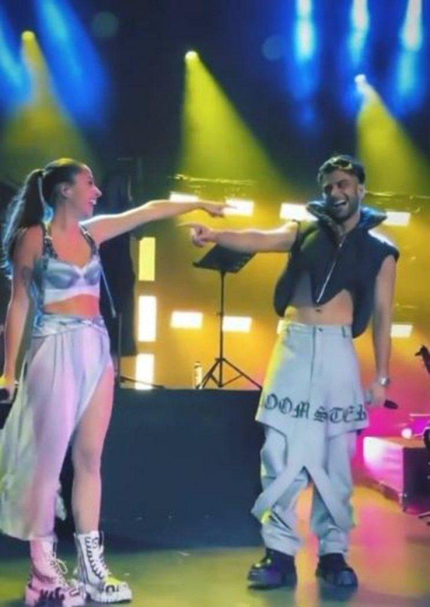 Reynmen'in sahne kıyafeti beğenilmedi