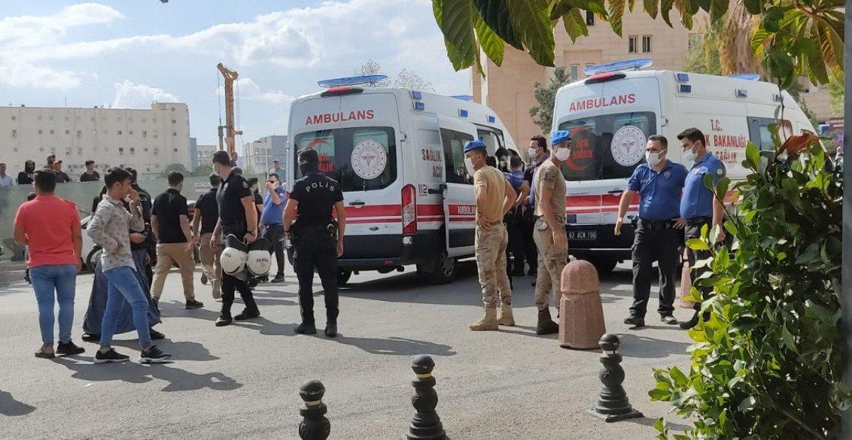 Şanlıurfa’da duruşmadan çıkan taraflar, adliye önünde kavga etti