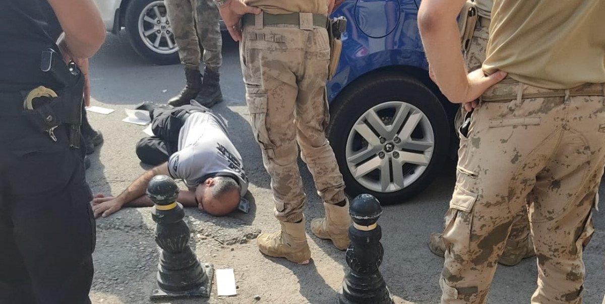 Şanlıurfa’da duruşmadan çıkan taraflar, adliye önünde kavga etti