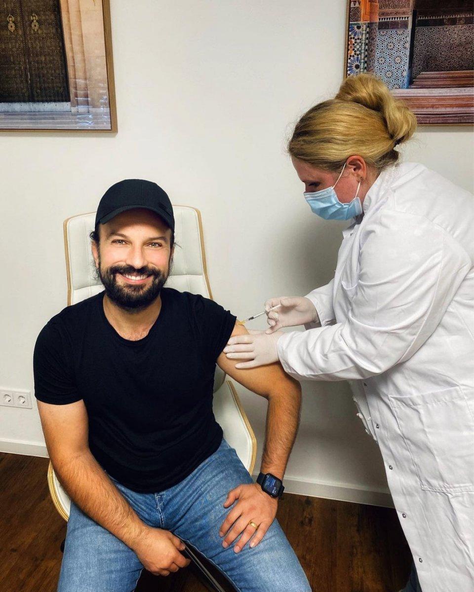 Tarkan, ikinci doz koronavirüs aşısını oldu