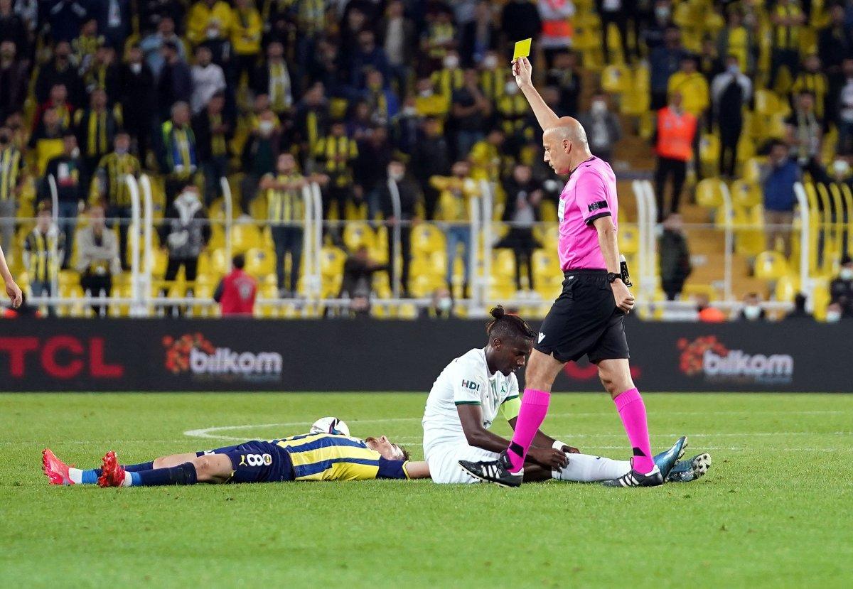 Fenerbahçe, Giresunspor'u 2 golle geçti