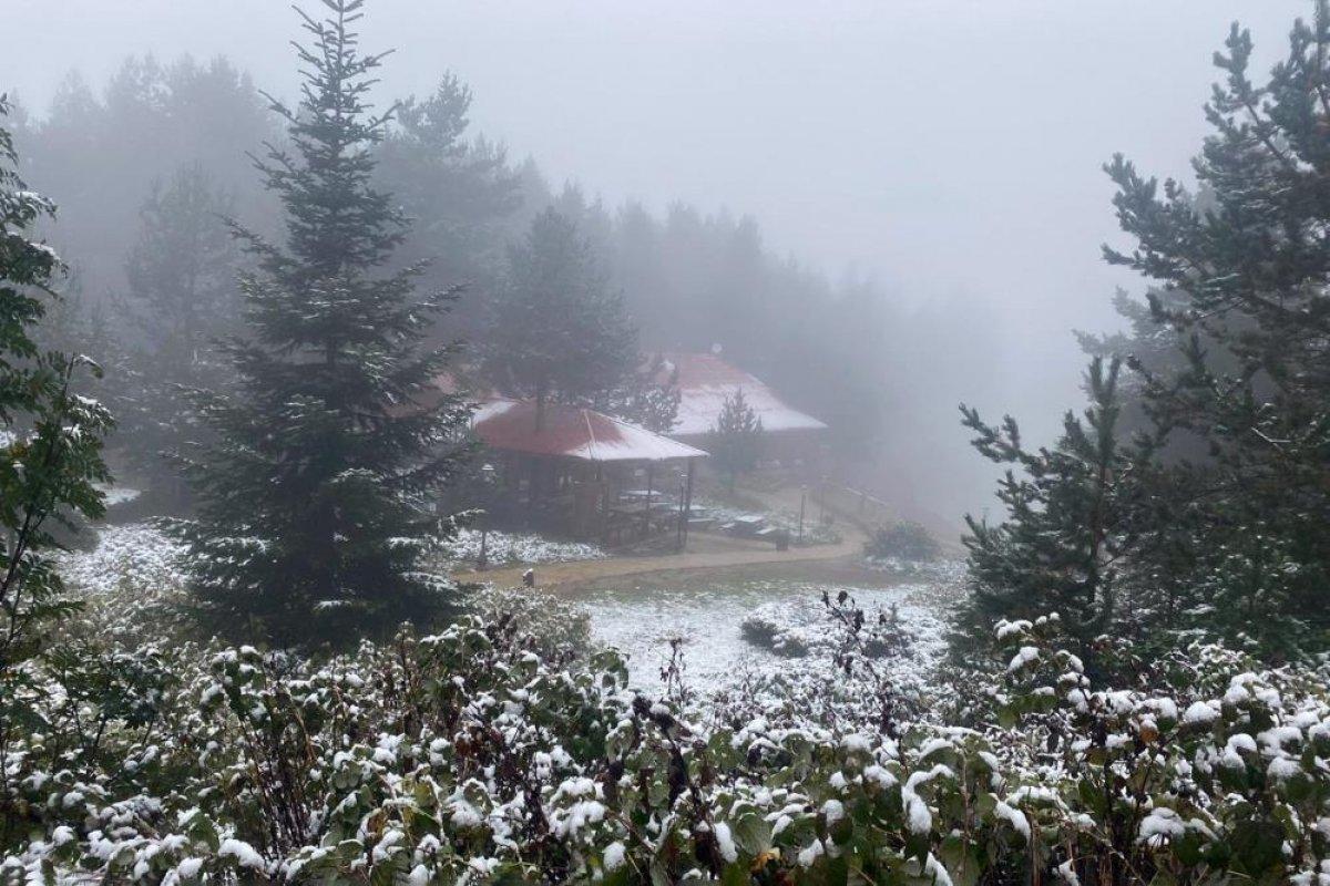 Gümüşhane'nin yüksek tepeleri beyaza büründü