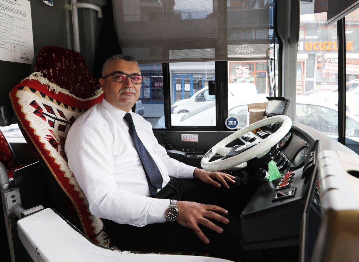 Van’da otobüs şoförü, fenalaşan yolcuyu hastaneye yetiştirdi