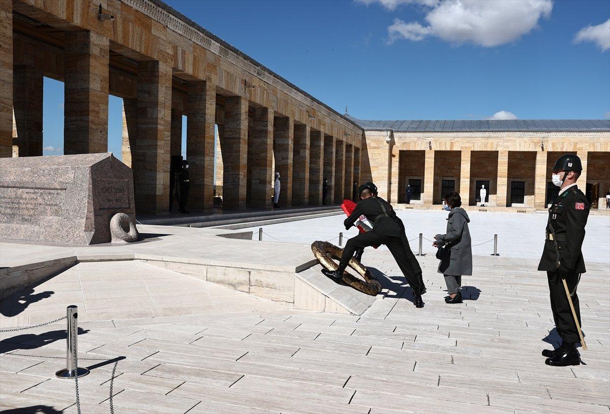 İsmet İnönü için Anıtkabir'de sönük tören