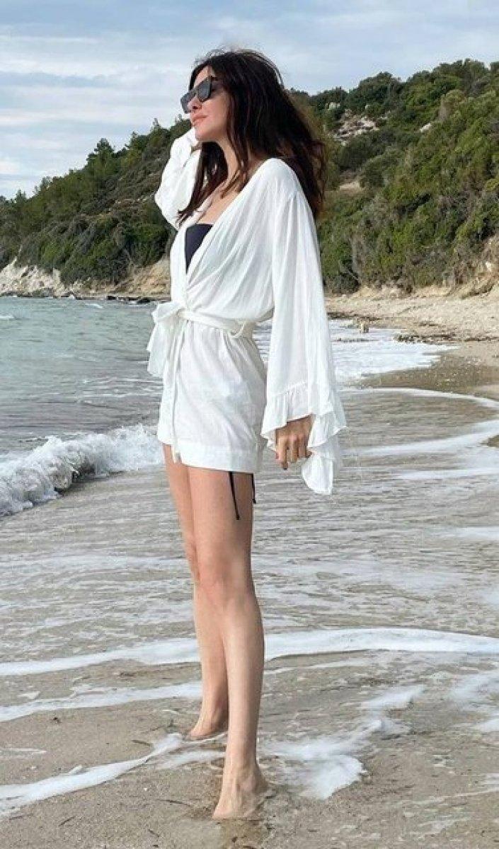 Koronayı yenen Defne Samyeli tatilde