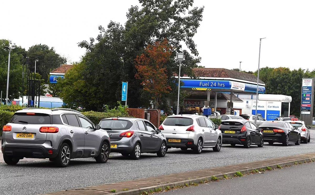 İngiltere'de akaryakıt kuyruğu