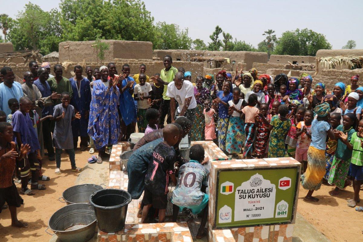 İHH’nın 10 bininci su kuyusu Mali’de açıldı