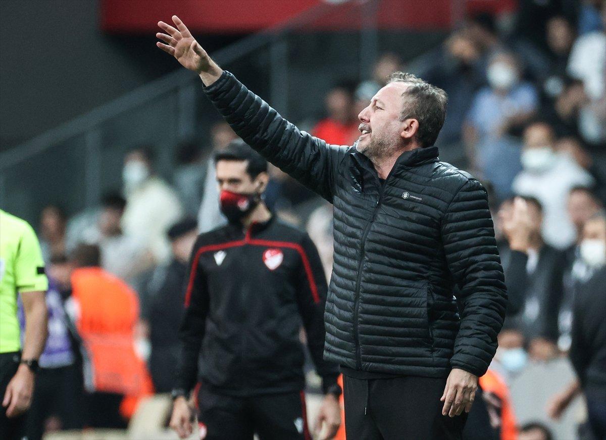 Sergen Yalçın: Sakat oyuncular Ajax maçında da olmaz