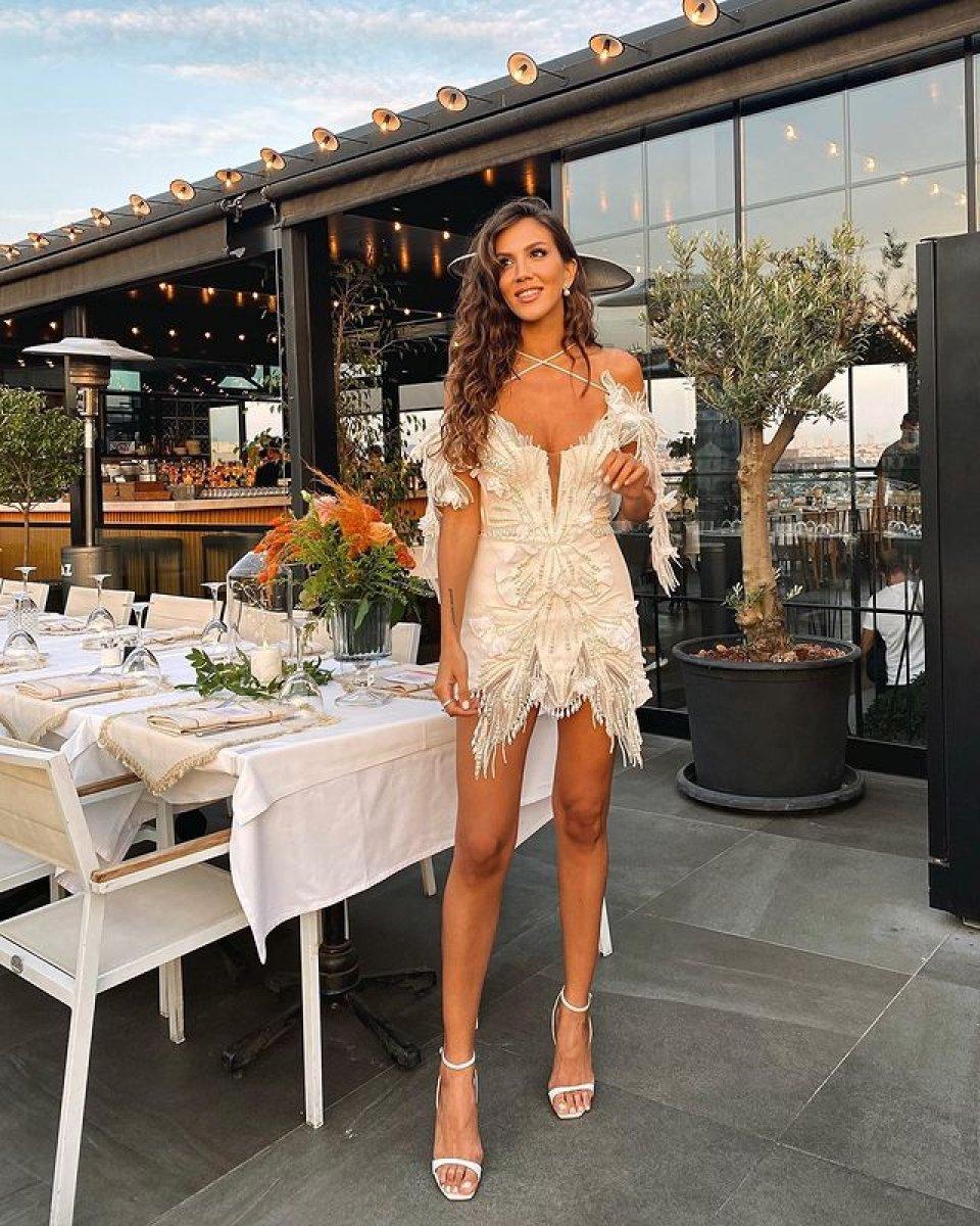 Melodi Elbirliler, soyadını güncelledi