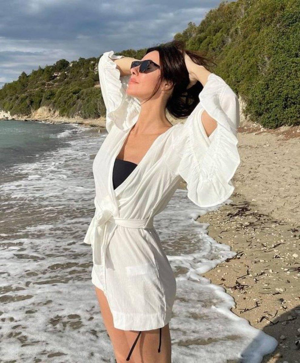 Koronayı yenen Defne Samyeli tatilde