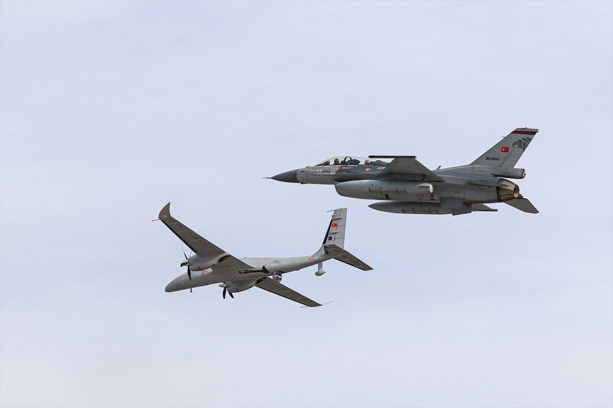 TEKNOFEST gösteri uçuşları heyecan yarattı