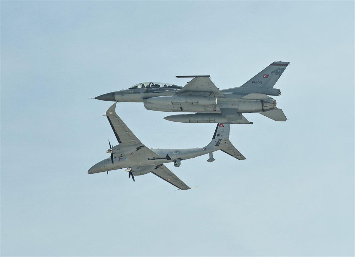 TEKNOFEST gösteri uçuşları heyecan yarattı