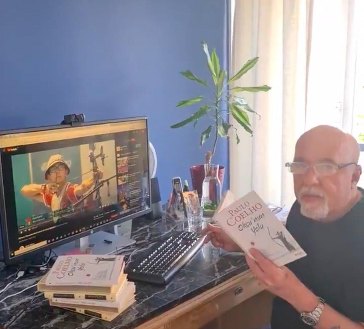 Mete Gazoz, Paulo Coelho'ya teşekkür etti