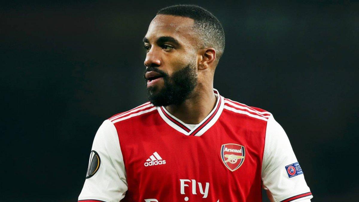 Lacazette için ayrılık çanları