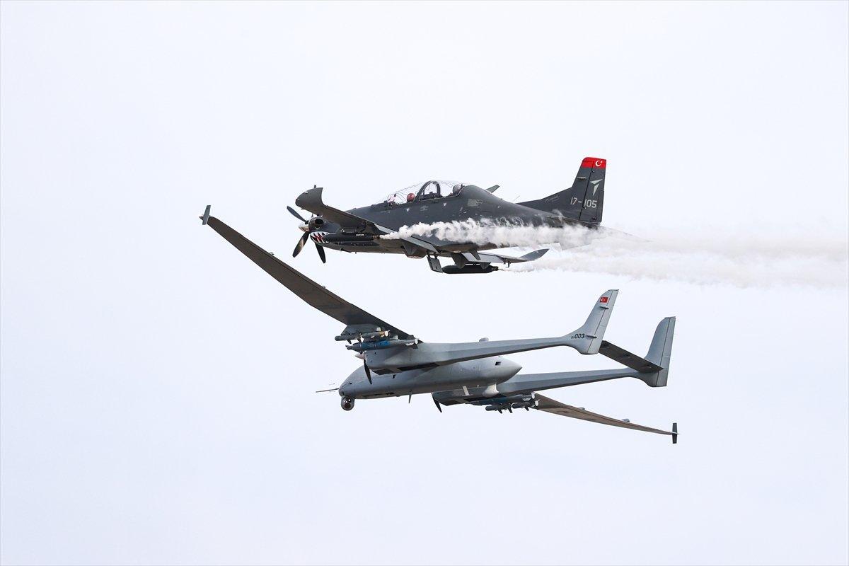 TEKNOFEST gösteri uçuşları heyecan yarattı