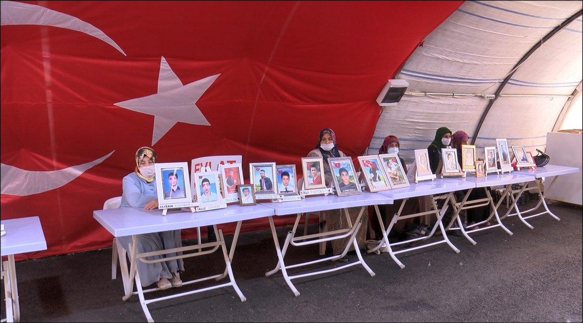 Evlat nöbetindeki baba: Barış çadırın altındadır