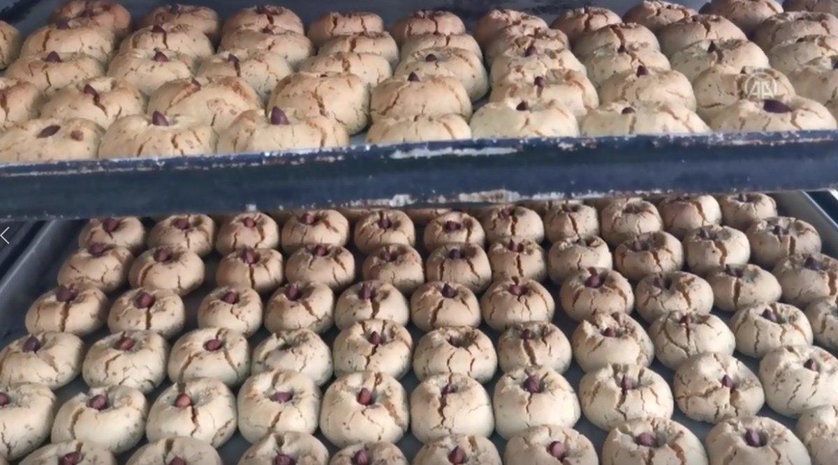 Kayısı çekirdekli kurabiye