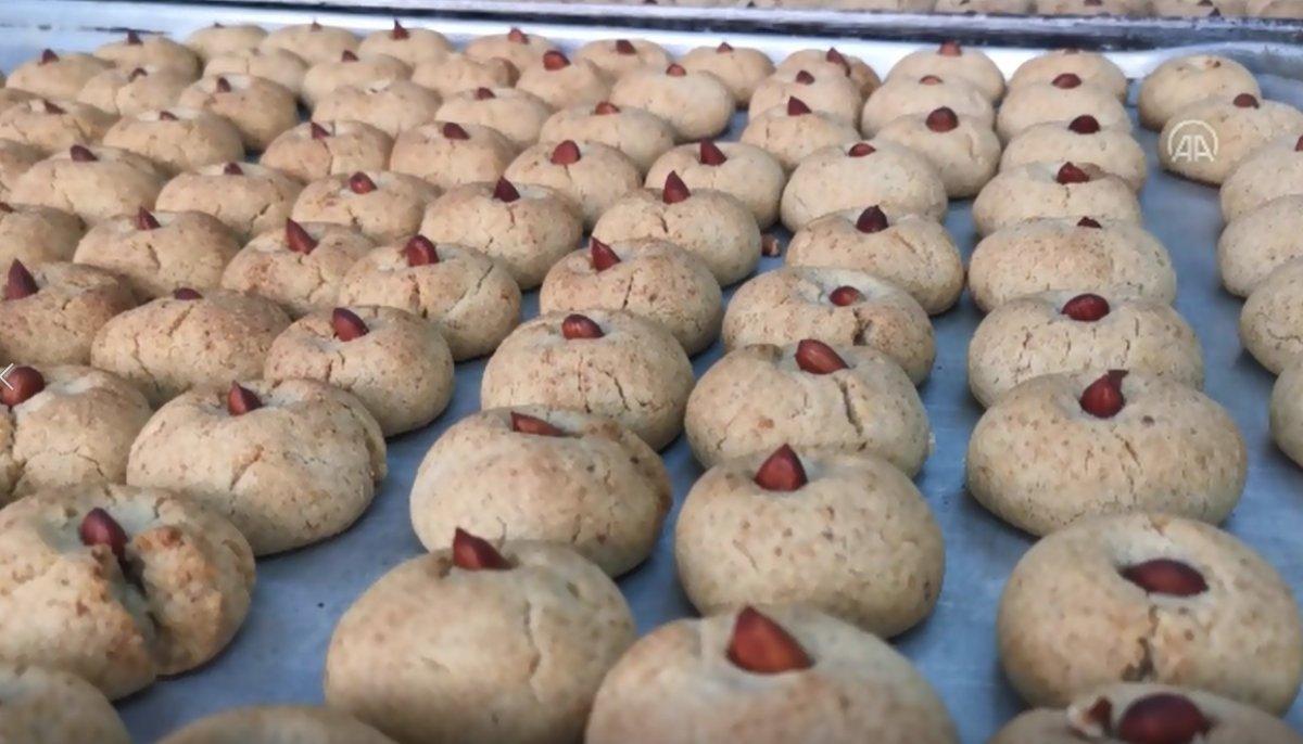 Kayısı çekirdekli kurabiye