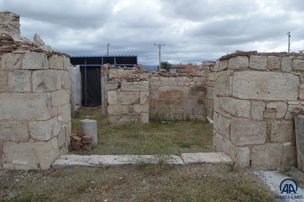 Afyonkarahisar'da 800 yıllık demir saban bulundu