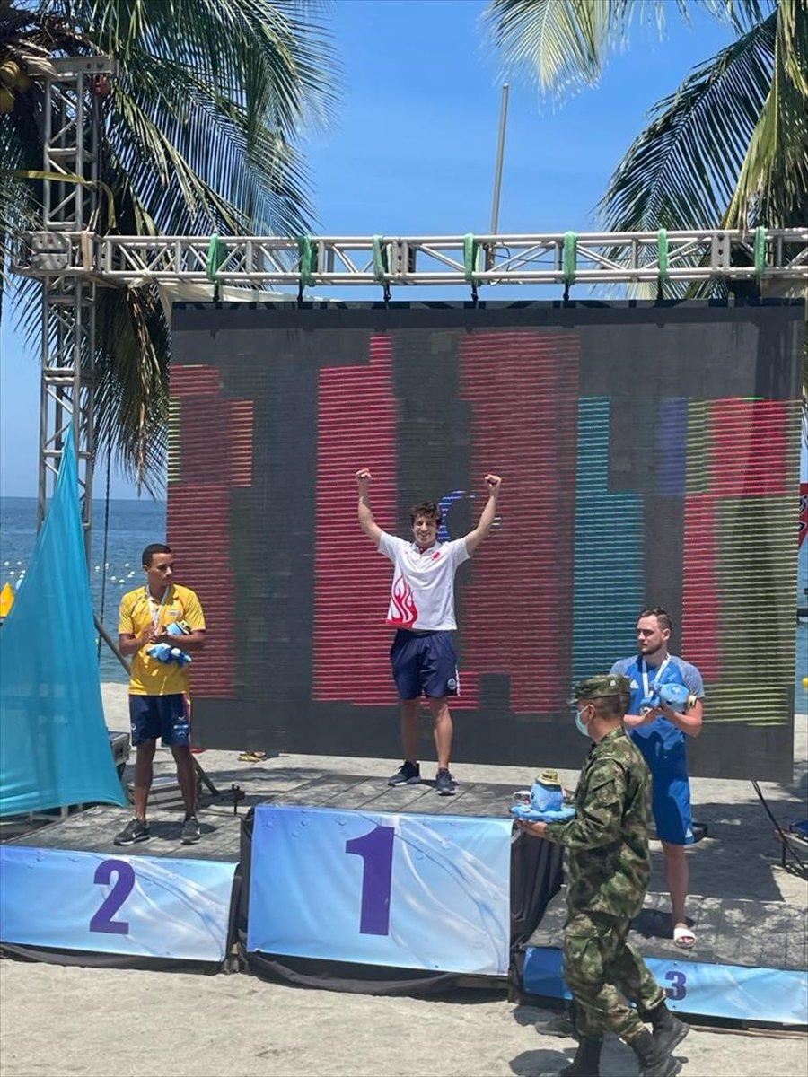 Milli sporcu Derin Toparlak, paletli yüzme 5 bin metrede dünya şampiyonu