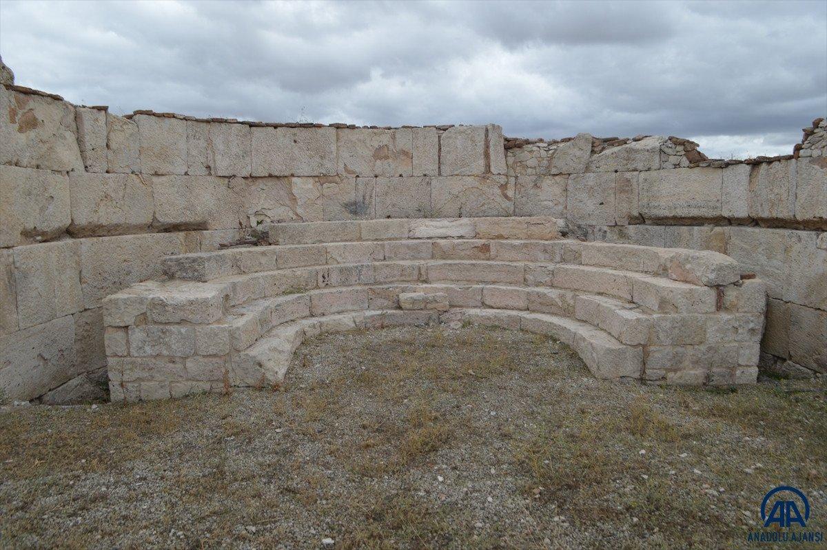 Afyonkarahisar'da 800 yıllık demir saban bulundu