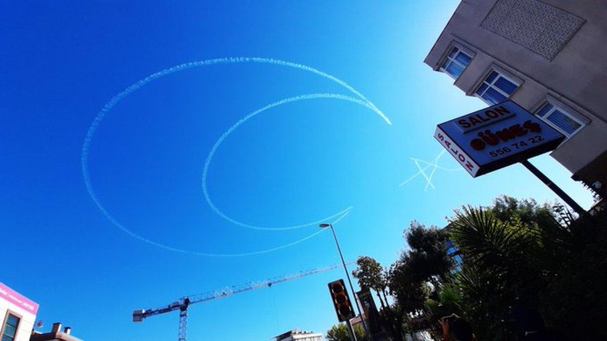 Türk Yıldızları TEKNOFEST’te: Gökyüzüne Türk Bayrağı çizildi