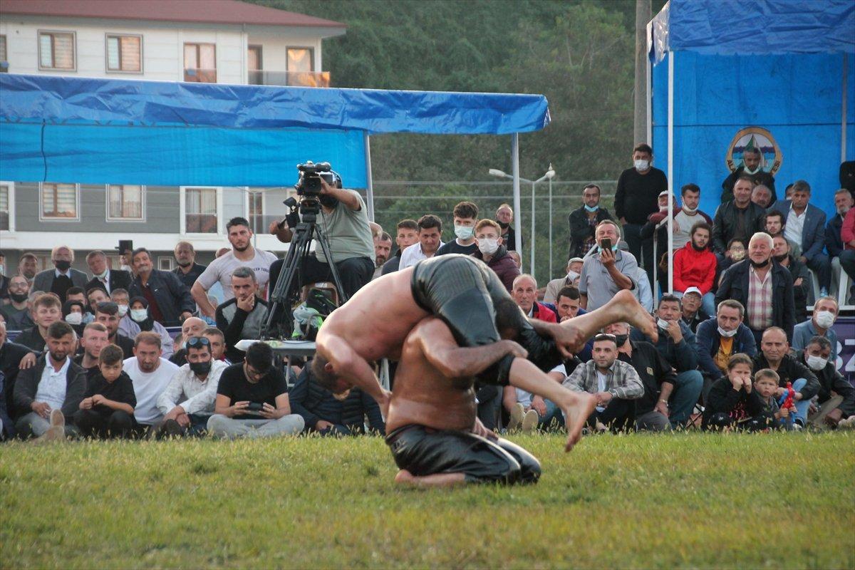 İsmail Balaban, Alaplı Yağlı Güreşleri'nde ilk kez başpehlivan oldu