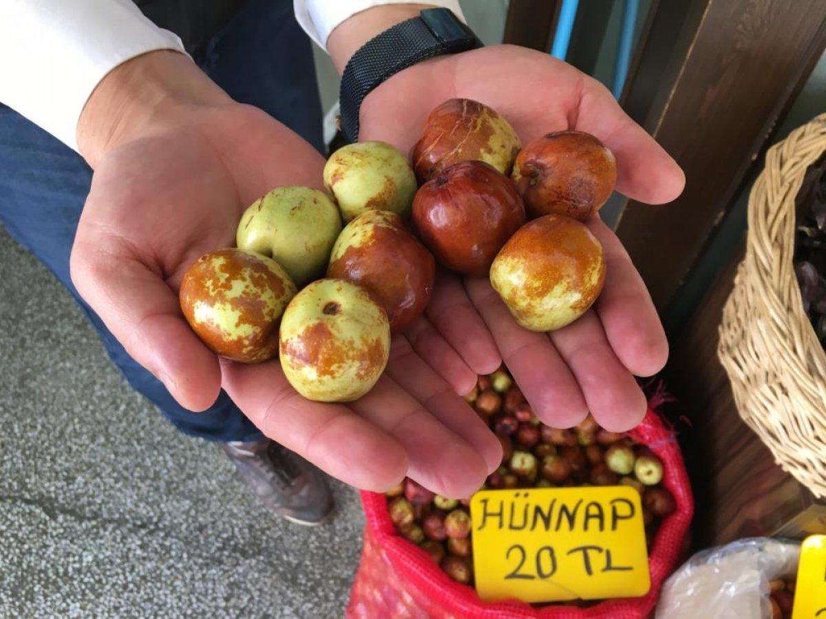 Eskişehir'de sezonu başlayan hünnapa ilgi yoğun