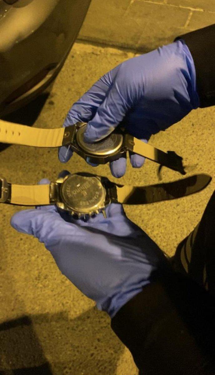 Beşiktaş'ta polislerin dikkatinden kaçmayan detay: Kol saatinden uyuşturucu çıktı