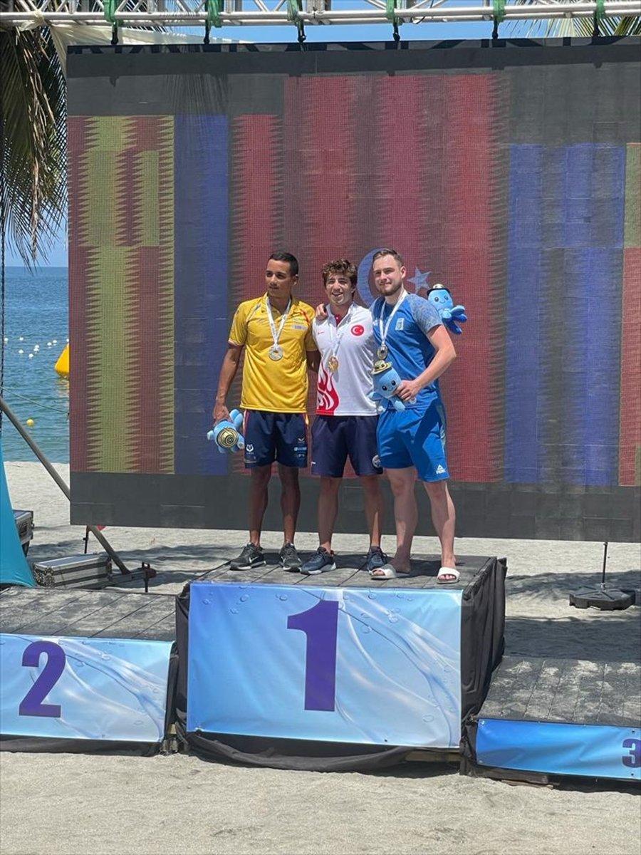 Milli sporcu Derin Toparlak, paletli yüzme 5 bin metrede dünya şampiyonu