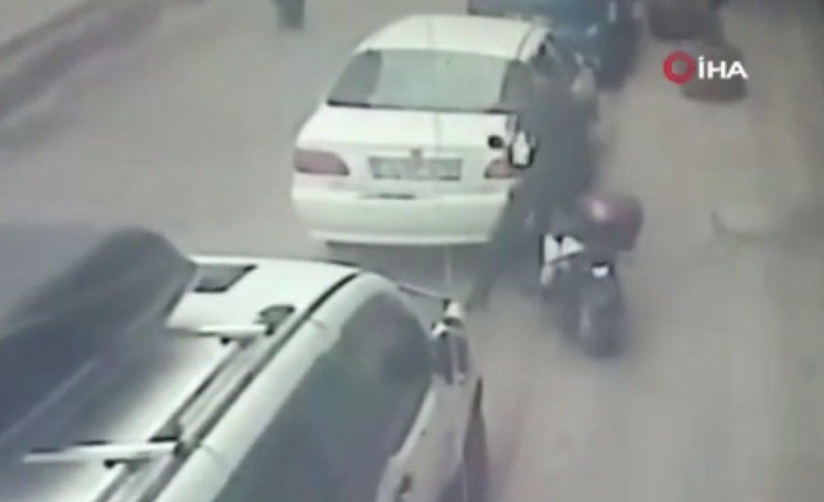 Başakşehir'de çaldığı bisikletle önce otomobile ardından kaldırıma çarptı