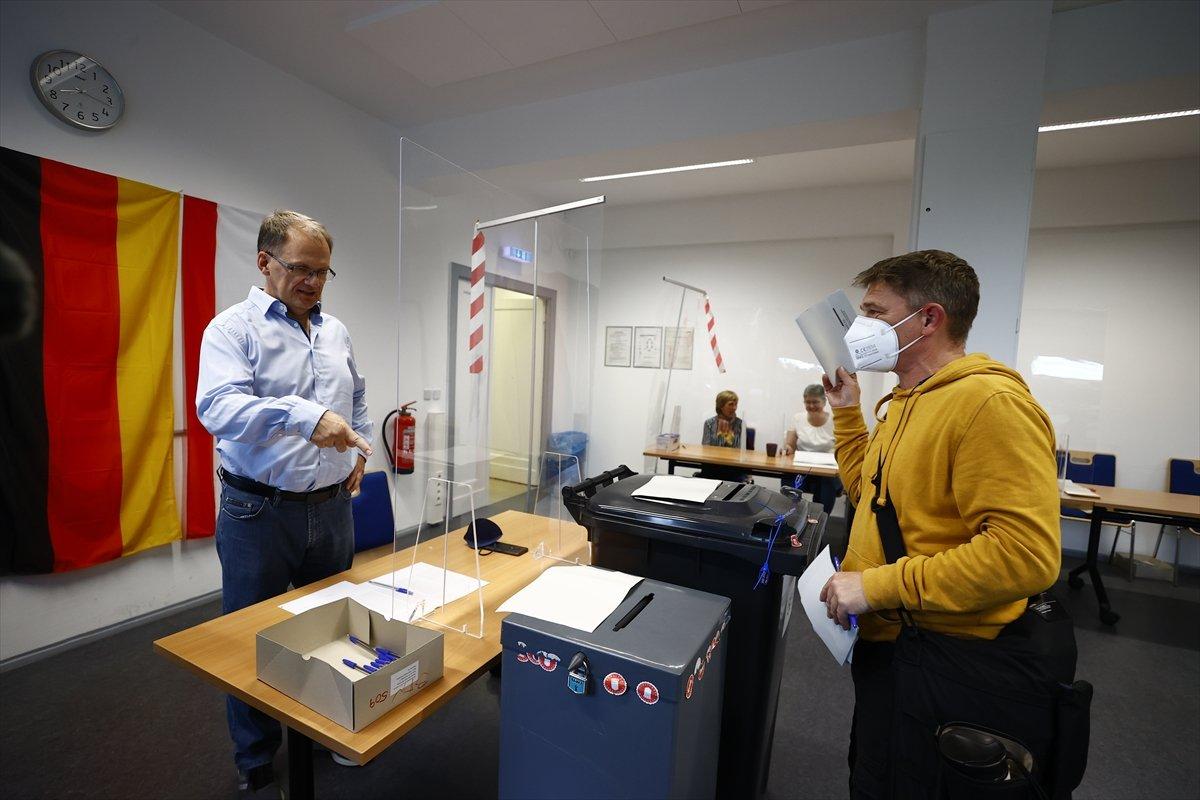 Almanlar sandık başında