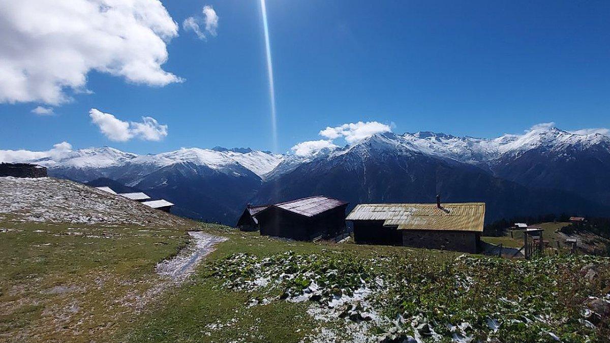 Kaçkar Dağları'ndaki kar güzel görüntüler oluşturdu