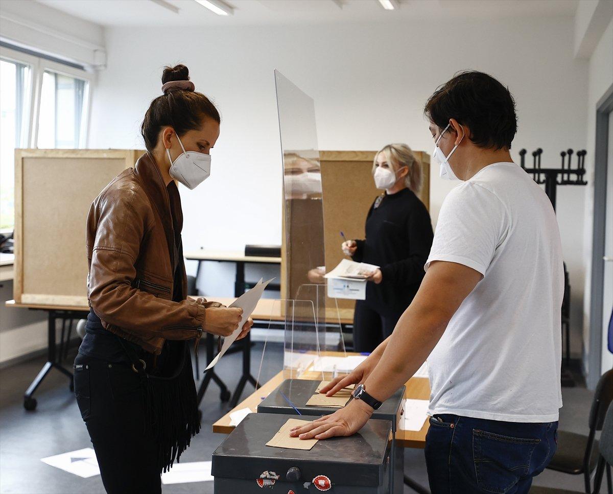 Almanlar sandık başında