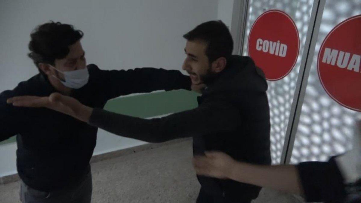 Samsun'da saldırıya uğrayan adamın yakını sağlıkçılara tepki gösterdi